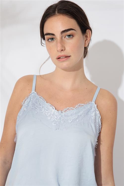 Top Zuri