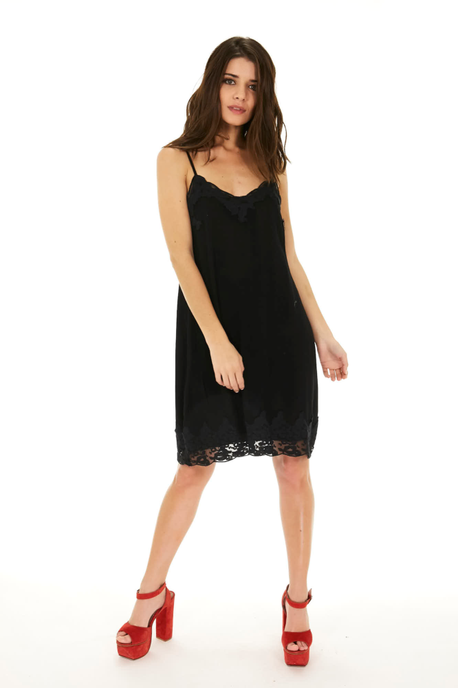 VESTIDO LENCERO